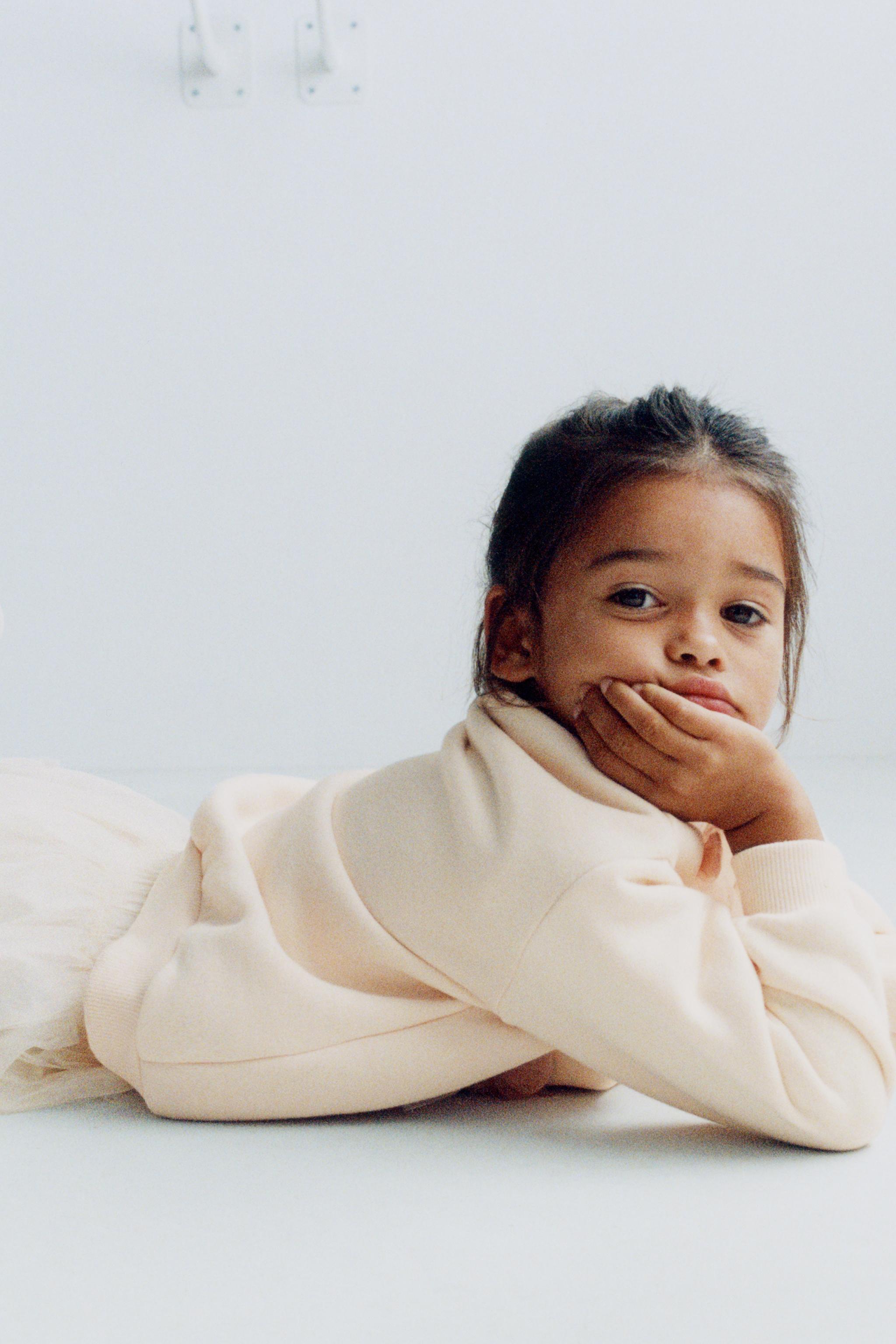 RUSTIC FRILL COLLAR SWEATSHIRT